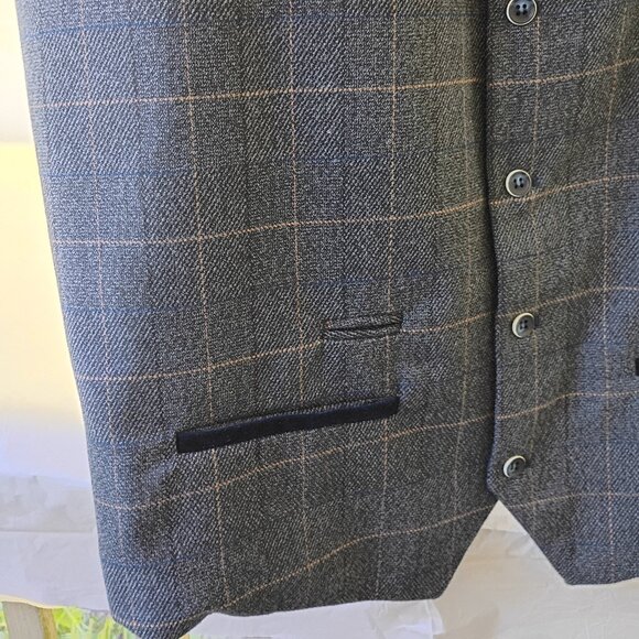 Marc Darcy London Button Front Vest - Picture 8 of 10